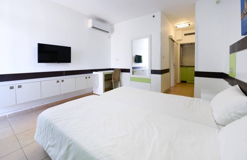 Yehuda Hamaccabi Hotel | Welcoming HI Tel Aviv: Family-Friendly with Breakfast Included