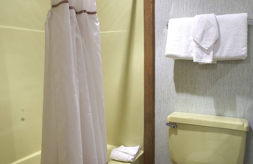 Seaside Hotel | Experience Comfort at Hi-Tide Oceanfront Inn with Spa & Pool