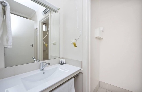 Stawell Hotel | Discover Hi Way Eight Motor Inn: Family-Friendly Retreat
