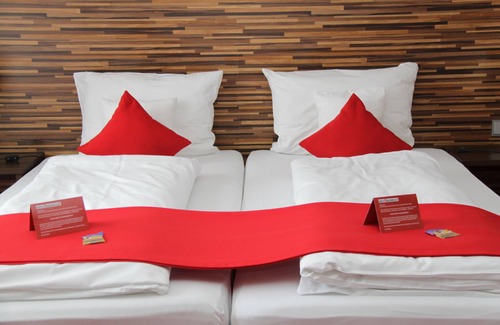 Baesweiler Hotel | Discover HIB Hotel in Baesweiler: Rated 9/10 with Dining