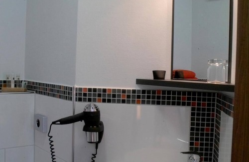 Baesweiler Hotel | Discover HIB Hotel in Baesweiler: Rated 9/10 with Dining
