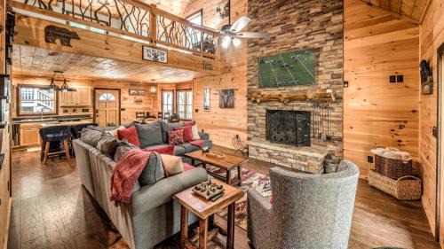 Williamstown House | Relax at Hibernation Station: Spa, Breakfast & Hot Tub