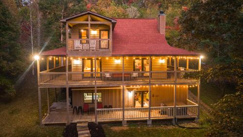 Williamstown House | Relax at Hibernation Station: Spa, Breakfast & Hot Tub