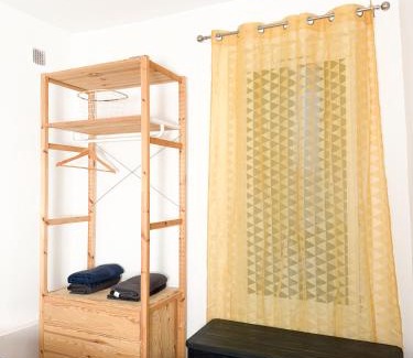 Les Arceaux Apartment | Family-Friendly Hibiscus Appartement T2 on Avenue de Lodeve