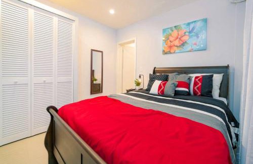 Buckleys Village Apartment | Discover Hibiscus Cottage: Pet & Child Friendly Retreat