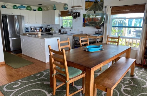 Placida House | Beachfront Bliss at Hibiscus House - Rated 10/10!