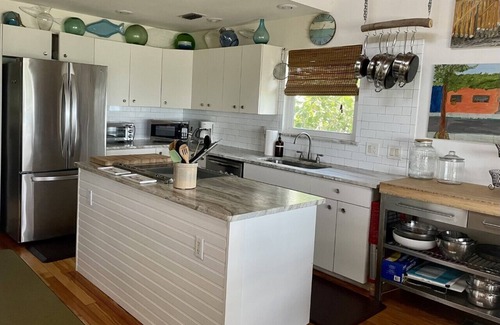 Placida House | Beachfront Bliss at Hibiscus House - Rated 10/10!