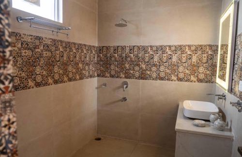 Kotabagh Apartment | Hibiscus: Pet-Friendly Haven with a 9/10 Guest Rating
