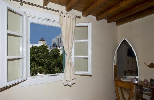 Mykonos House | Charming Hibiscus Rosa Mykonos: Pet & Child Friendly Stay