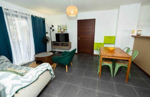 Cayenne Apartment | Cozy Hibiscus Standing: Family Retreat with WiFi & Netflix