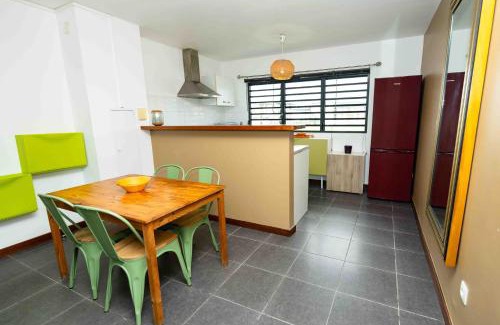 Cayenne Apartment | Cozy Hibiscus Standing: Family Retreat with WiFi & Netflix