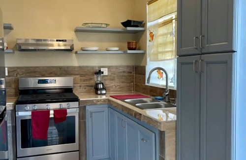 Estate Contant Condo | Hibiscus – New Spacious Apt - Sea View - Perfect Location