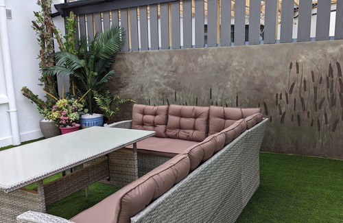 Tulla House | Discover Hickeys Hangout: Family-Friendly Stay in Clare