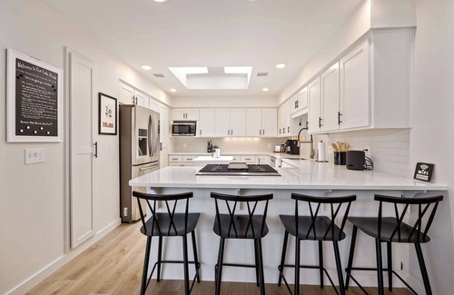 Lowell House | Hickory - Beaver Lake Waterfront