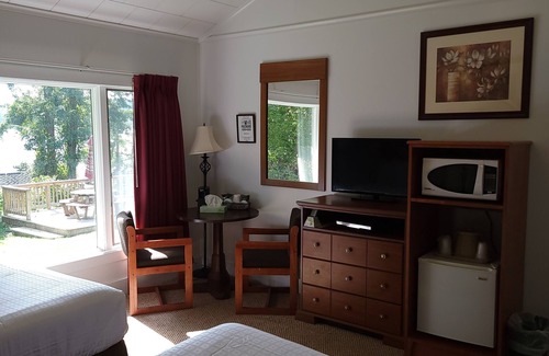 Cooperstown - Otsego Lake Hotel | Discover Hickory Grove Motor Inn: Family-Friendly Retreat