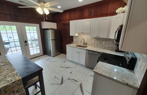 Westland Bed & Breakfast | Delightful Hickory House Bed & Breakfast - Guest Rated 10/10