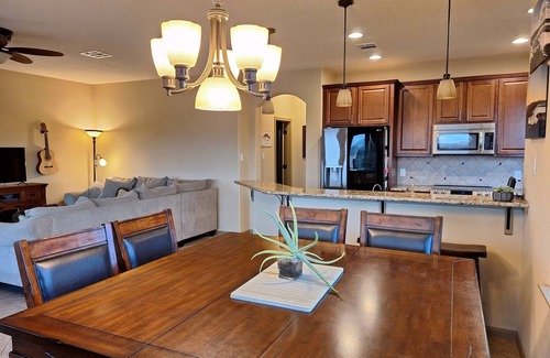 Oatmeal House | Idyllic Hickory Lake House: Relax by Lake Travis