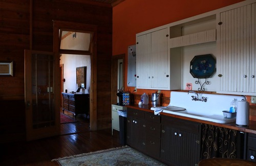 Hico Hotel | Exceptional Hico's Upstairs Inn with Family-Friendly Amenities