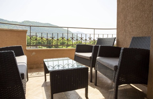 Podmaine Apartment | Cozy 1BR Oasis with Kitchen Near Beautiful Budva