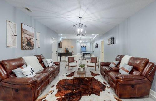 Blaine House | Discover Hidden Acres: Indoor Pool, Spa & Scenic Trails