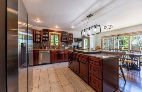 Greenway House | Family-Friendly Cabin Escape Surrounded by Nature's Beauty