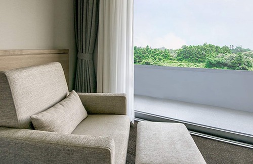 Jungmun Hotel | Discover Hidden Cliff Hotel & Nature: 4-Star Family Retreat