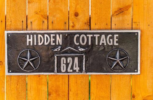 Fredericksburg House | Cozy Cottage Steps from Main St - Guest Rated 9.8