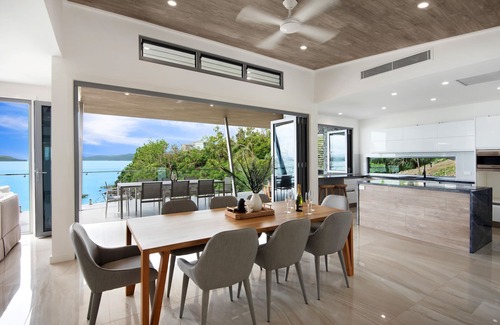 Hamilton Island Apartment | Hidden Cove 2 - 4 Bedroom, 4 Bathrooms, Waterfront with Private Pool and buggy