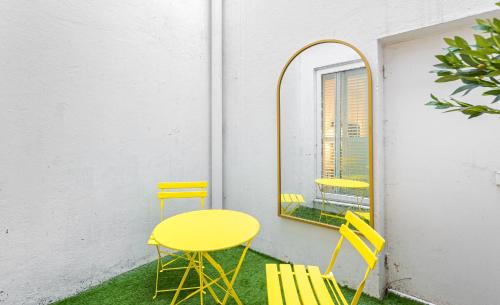 Knightsbridge Apartment | Discover 7 Kinnerton Yard: Pet-Friendly & Family Approved