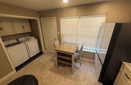 Humble Apartment | Hidden Gem 4 miles from IAH!
