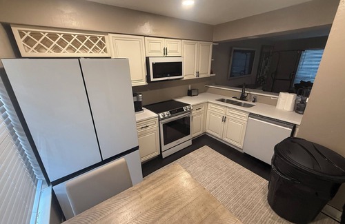 Humble Apartment | Hidden Gem 4 miles from IAH!