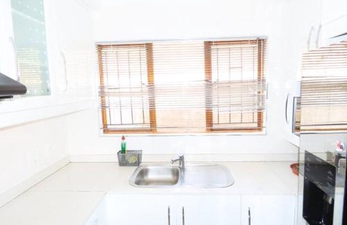 Pinetown Apartment | Discover the Hidden Gem of Marian Downs with Pool & Breakfast