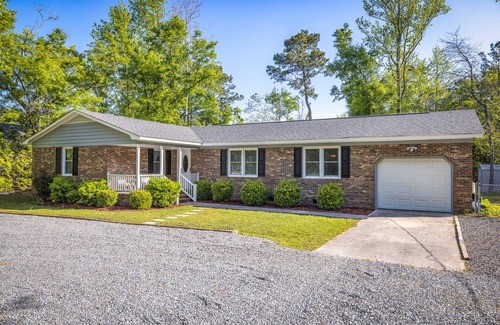 Kirkland House | Discover a Hidden Gem in Porters Neck with Fire Pit & Hot Tub