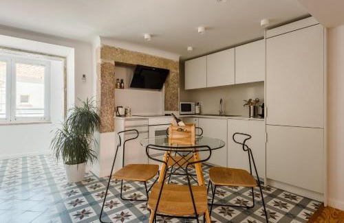 Sao Bento Apartment | Discover a Hidden Gem in Principe Real - Family Friendly Stay
