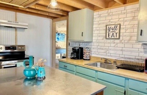 Berkeley Springs Cabin | Discover the Hidden Gem with Hot Tub Amidst Nature