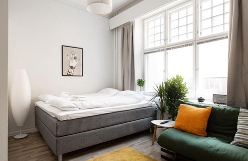 Etu-Toolo Apartment | Discover a Hidden Gem in Kamppi - Cozy 4-Star Retreat