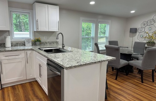 Flowery Branch House | Discover a Hidden Gem with Smart TVs Near Lake Lanier