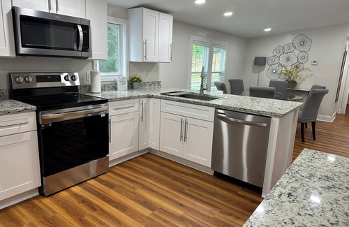 Flowery Branch House | Discover a Hidden Gem with Smart TVs Near Lake Lanier