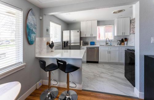 Scenic Heights House | Discover the Hidden Gem of Arvada for Families and Pets
