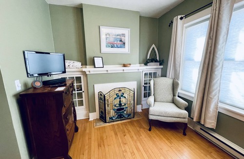 Redwood Falls House | Discover the Vintage Inn: A Hidden Gem in Redwood Falls