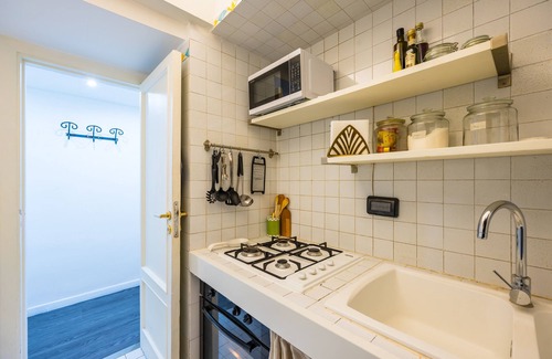 Chiaia Apartment | Discover the Hidden Gem in a Pedestrian Paradise