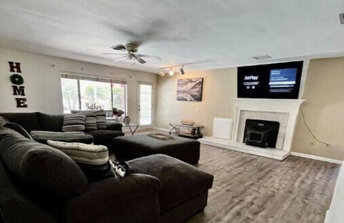 Greenacres House | Discover the Hidden Gem with Pool & Game Room Fun
