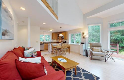 Bayville House | Hidden Gem Retreat: Family-Friendly Escape Awaits You