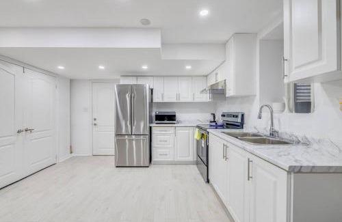 Halton Regional Municipality Apartment | Discover a Hidden Gem: Guest Rated 10/10 Basement Stay