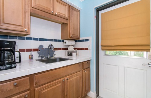 Juno Beach House | Beachside Oasis: Pet-Friendly with Ocean View & Kitchen