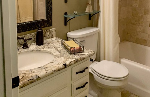 Ventura House | Discover the Hidden Gem: Pet-Friendly Retreat with Pool