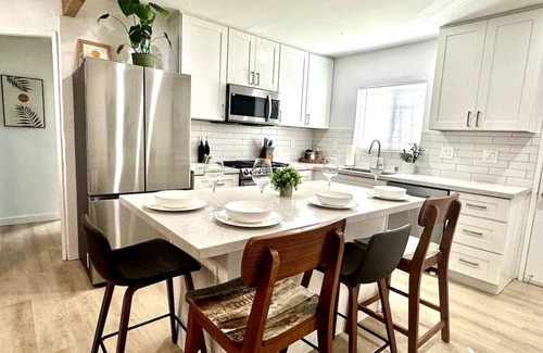 Golden Hill House | Unveil a Hidden Gem Near Downtown, Zoo & Balboa Park
