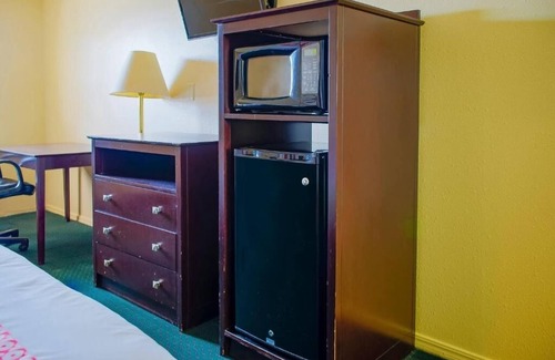 Duncan Hotel | Hidden Gem With Parking Close To Restaurants And Outdoor Walks