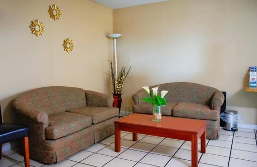 Duncan Hotel | Hidden Gem With Parking Close To Restaurants And Outdoor Walks