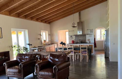 Santo Estevao Villa | Discover Privacy at This Hidden Gem with Great Amenities
